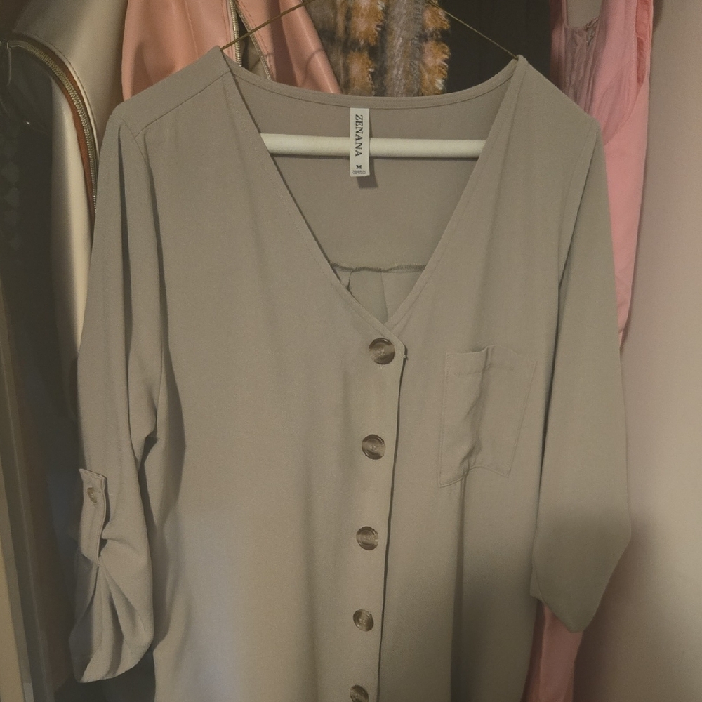 Zenana Outfitters Women's Tan Button-Down Blouse
